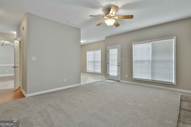 Building Photo - 12241 Crestwood Ct