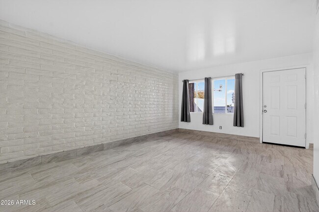 Building Photo - 2925 N 38th St