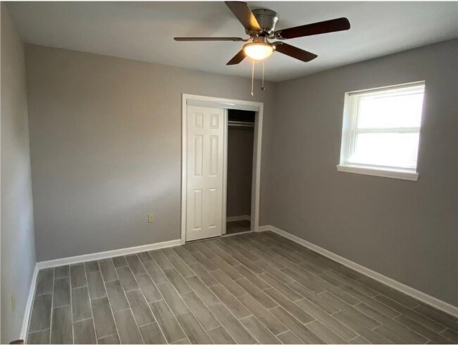 Building Photo - 2814 Pakenham Dr