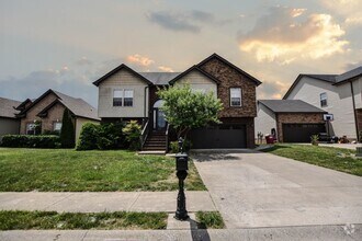 Building Photo - Four Bedroom with Pool in Fields of Northm...
