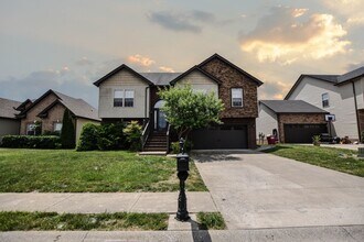Building Photo - Four Bedroom with Pool in Fields of Northm...