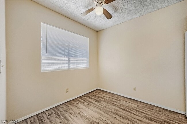 Building Photo - 2745 Jennydiane Dr