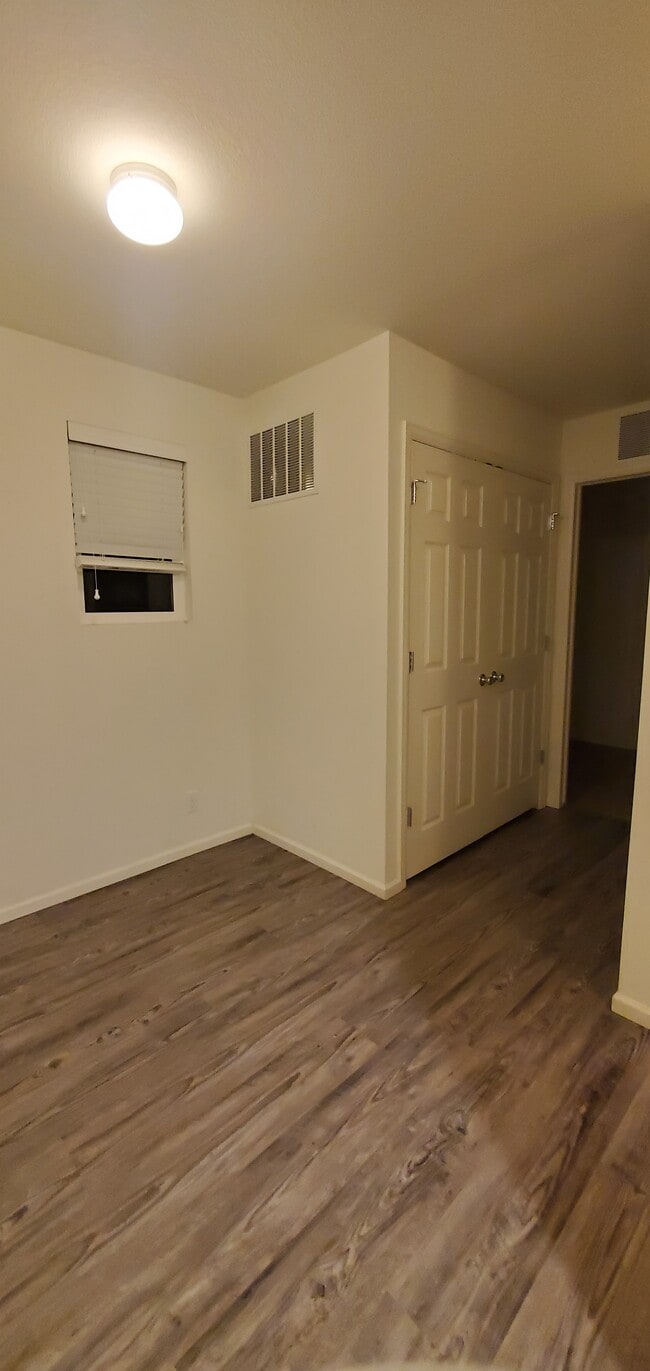 Building Photo - 5387 Laredo Ct