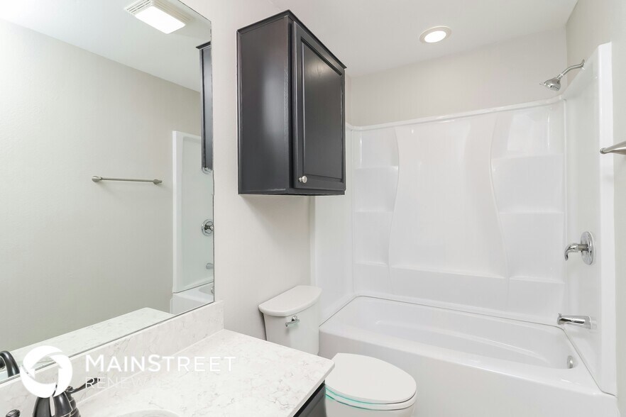 Building Photo - 4003 Bradley Ln