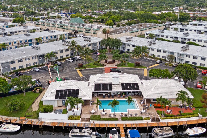 Building Photo - 130 Cypress Club Dr