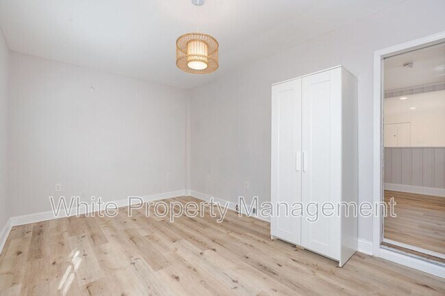 Building Photo - 7726 Wallace Ln