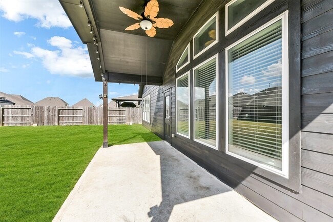 Building Photo - 12430 Ashgrove Point Dr