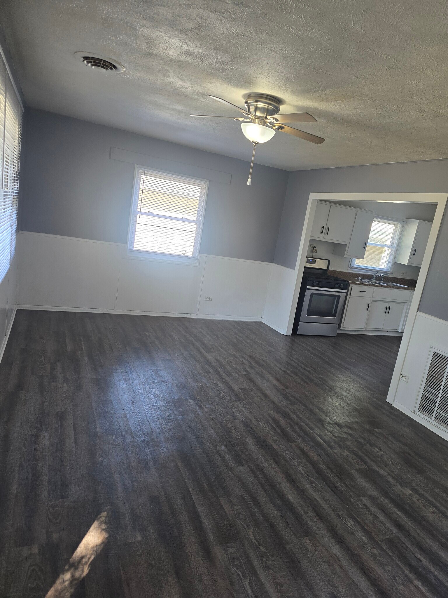 Building Photo - 2618 Horton Dr