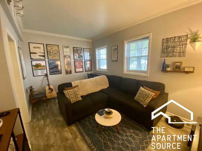 Building Photo - 3714 N Sheffield Ave