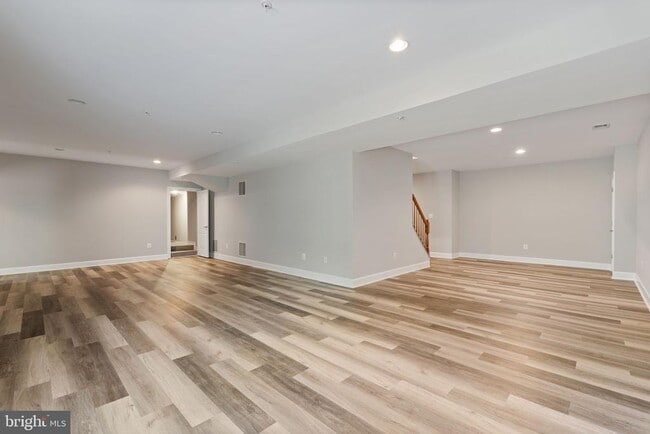 Building Photo - 15436 Symondsbury Way
