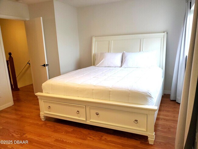 Building Photo - 165 White Fawn Dr