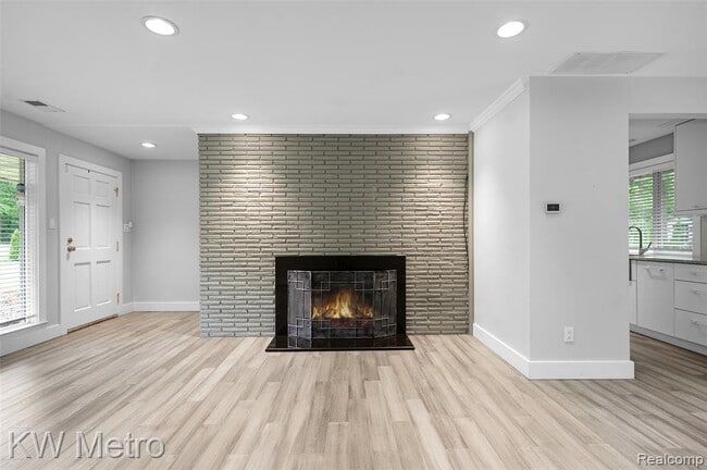 Building Photo - 4096 Chestnut Hill Dr