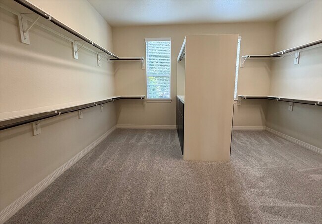Building Photo - 5423 Lachlan Springs Ln