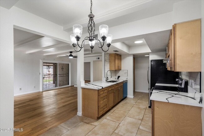 Building Photo - 5520 N 77th Pl