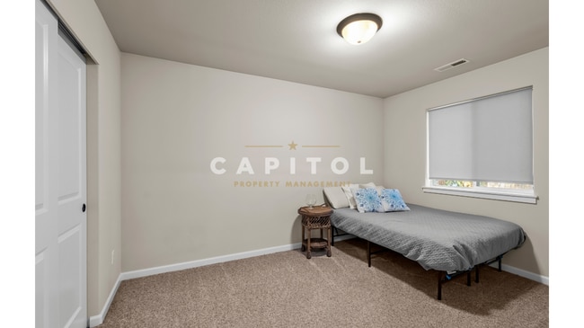 Building Photo - 2240 65th Ct SW