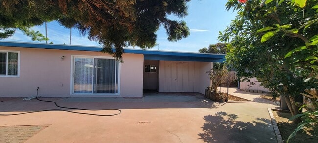 Building Photo - 3Bed/2Bath House w/1-Car Garage, Great Yar...