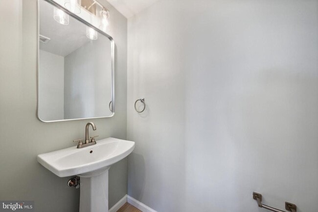 Building Photo - 5317 Oldcastle Ln