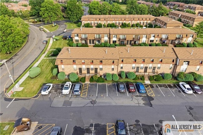 Building Photo - 609 N Oaks Blvd