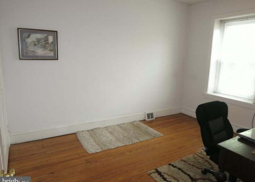 Building Photo - 204 East St
