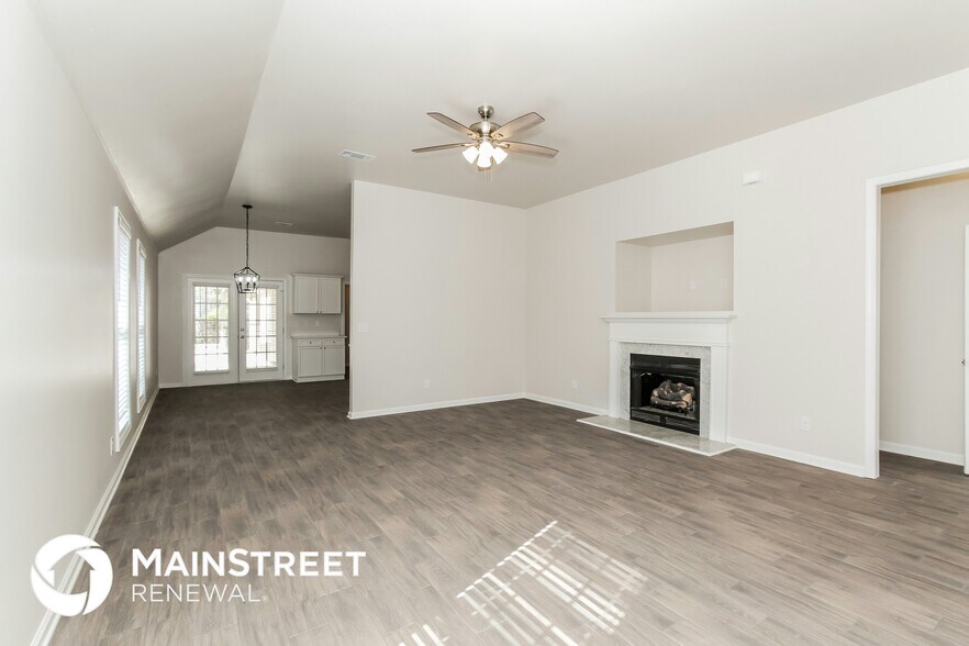 Building Photo - 269 Village Dr