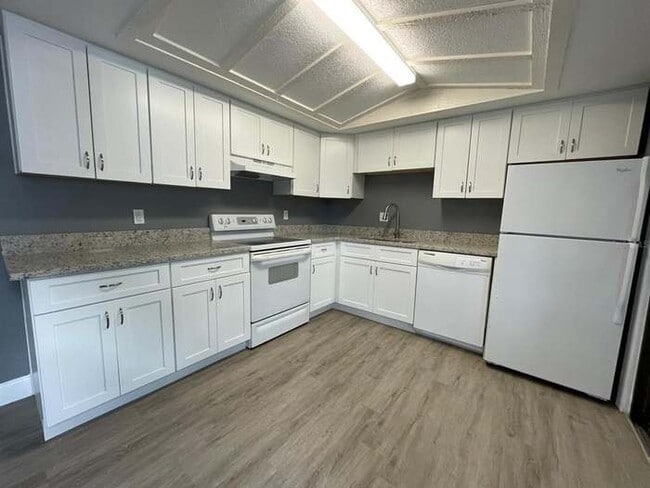 Building Photo - 1305 Overdale St