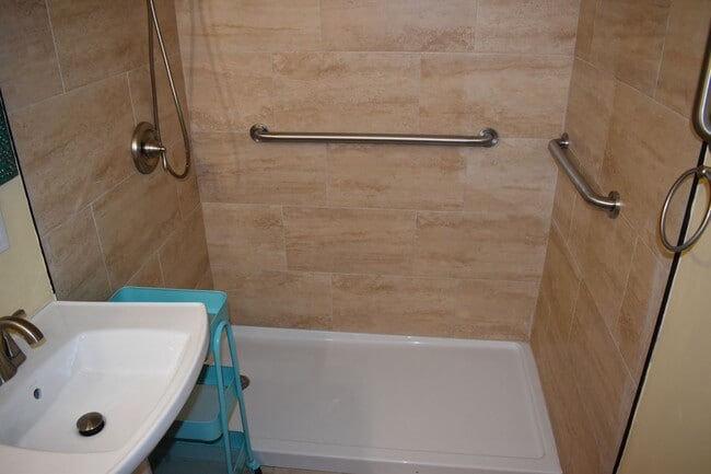 Building Photo - Beautiful Ranch Home