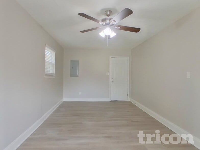 Building Photo - 5801 Leaf Ct