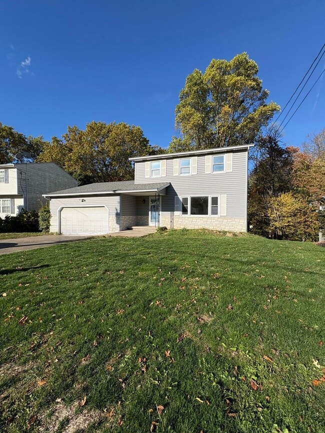 Primary Photo - Three bedroom two bathroom home for rent