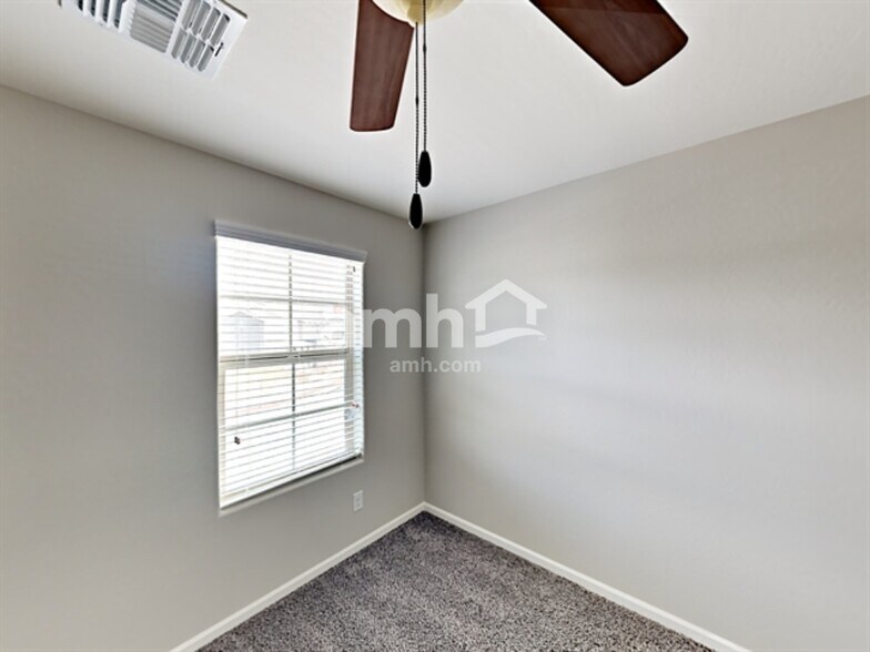 Building Photo - 20673 W Point Ridge Rd