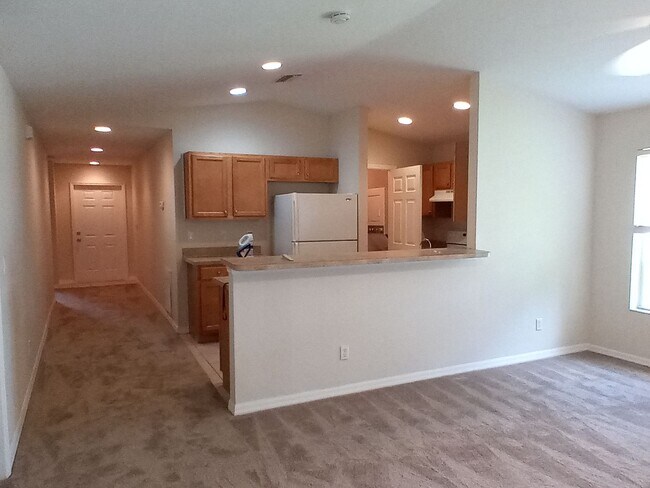 Building Photo - Cute and Quiet Country Living