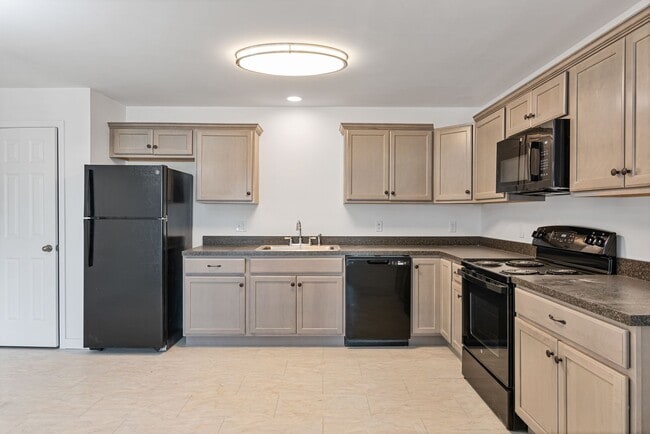 Primary Photo - 24 Jersey Way