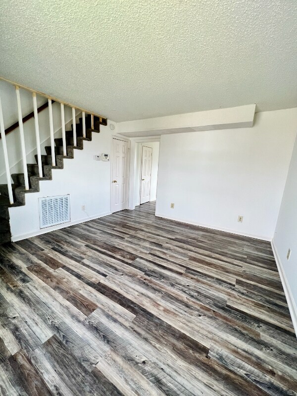 Building Photo - 2439 Paulawood Dr