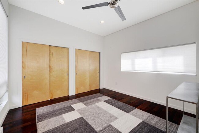 Building Photo - 508 E 53rd St