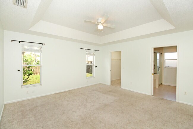 Building Photo - 896 Rose Ct