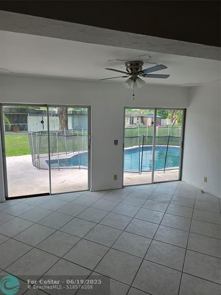 Building Photo - 7816 NW 70th Terrace