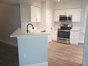 Building Photo - 909 Belmont Pl