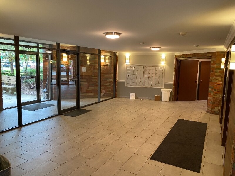 Building Photo - 5310 N Chester Ave