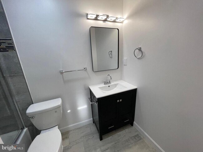 Building Photo - 1949 Kennedy Dr