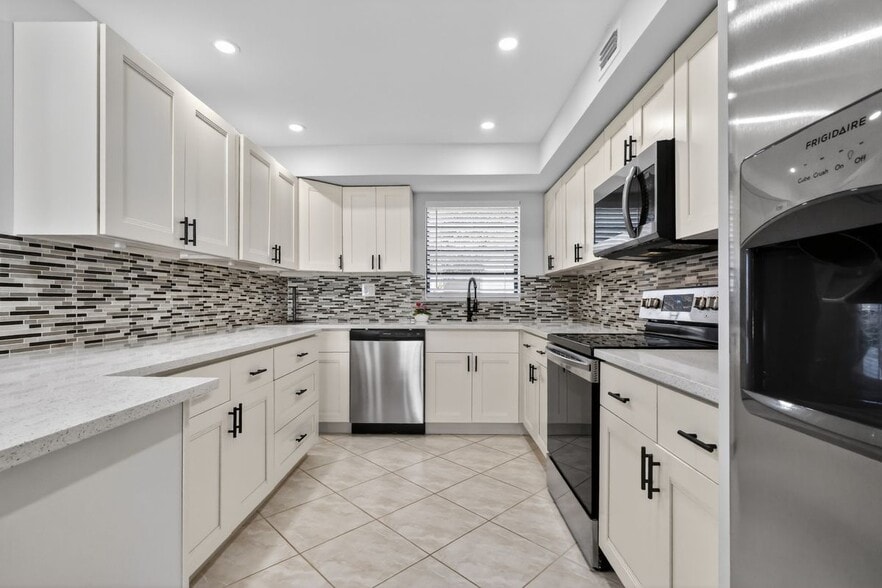 Building Photo - 492 Piedmont