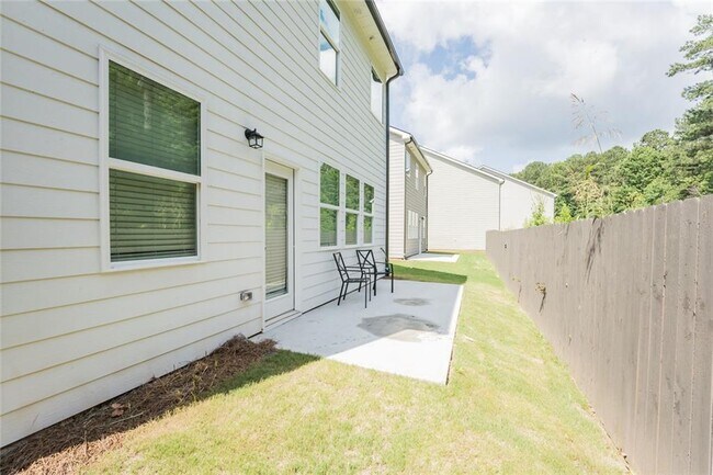 Building Photo - 454 Burgundy Terrace SE