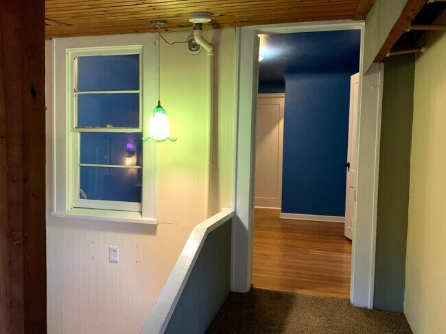 Building Photo - 4 Bedroom, 1.5 Bath House