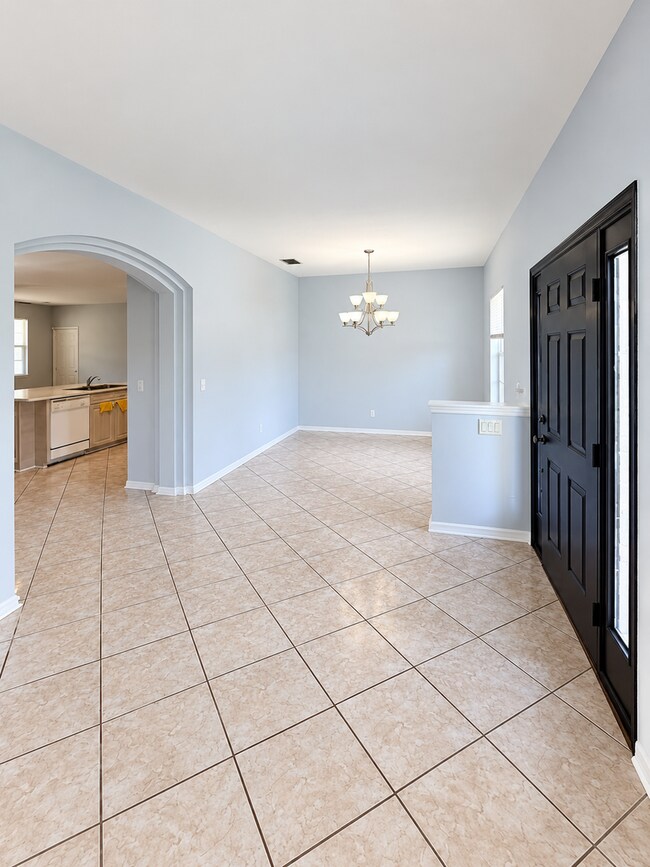 Building Photo - 4610 SW 16th Pl