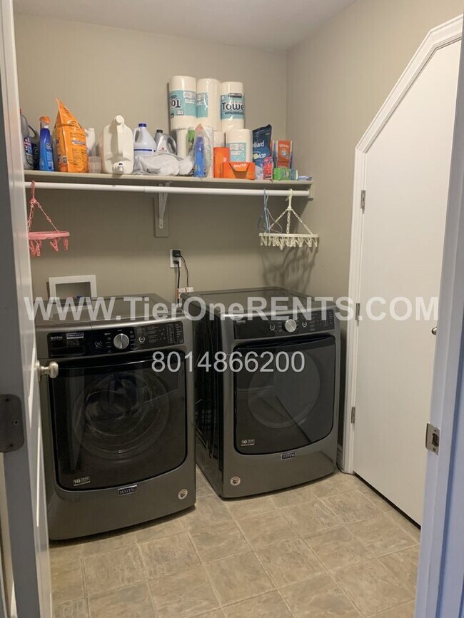 Building Photo - This property offers a NO DEPOSIT option available for qualified renters!