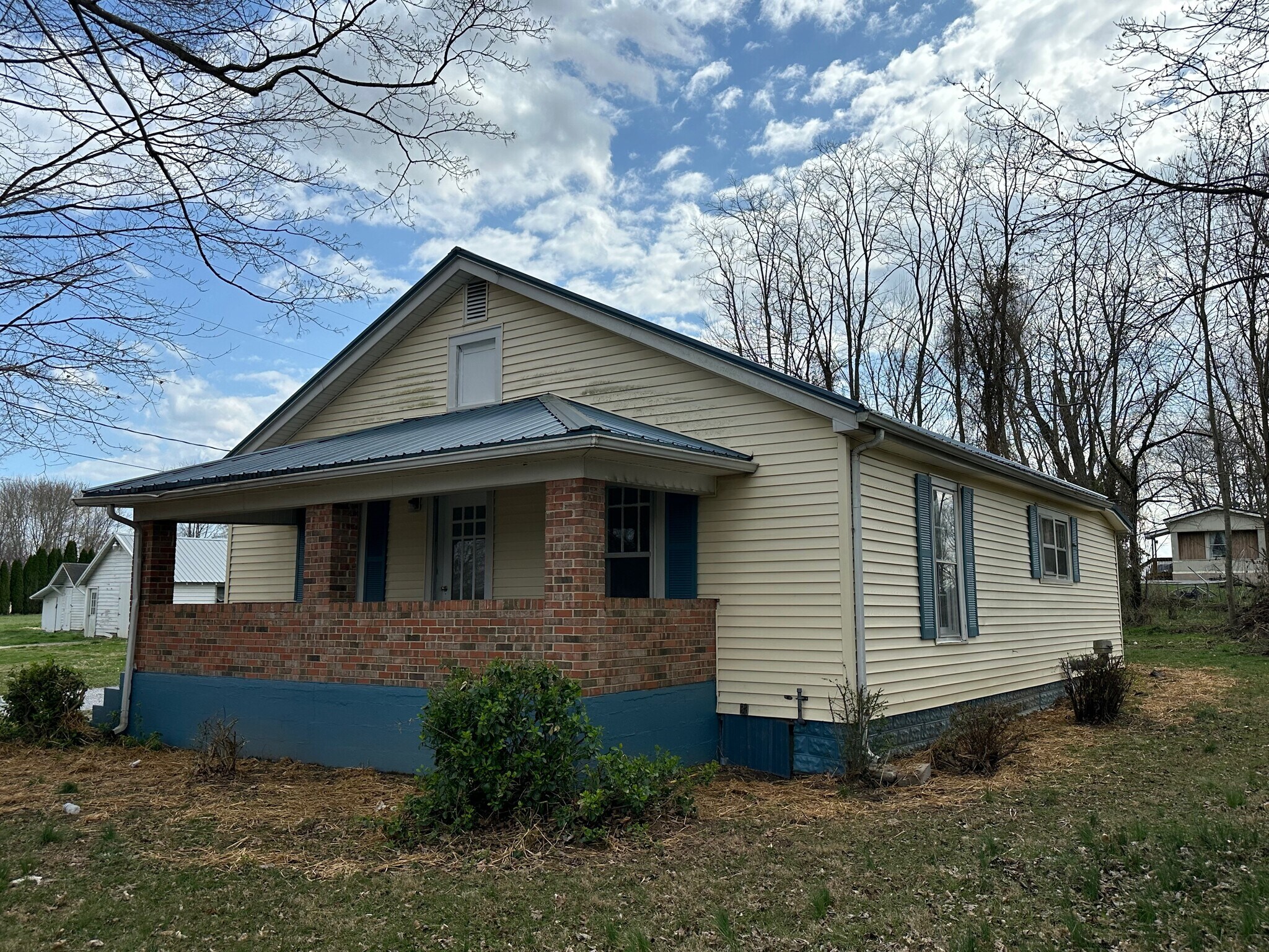 Building Photo - 3067 Greensburg Rd