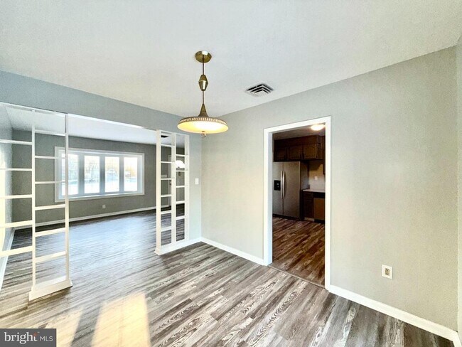 Building Photo - 5233 Kerger Rd