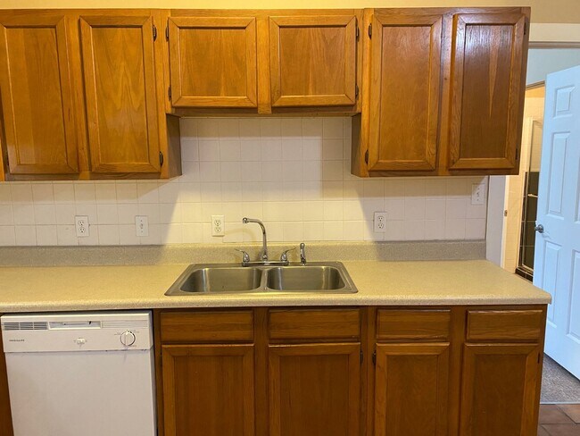 Building Photo - Black Mountain - Home Apartment, North Fork Rd, Utilities included