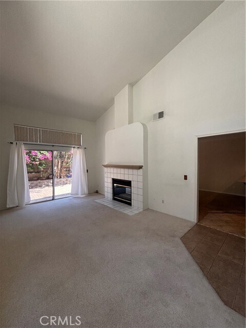 Building Photo - 928 Lotus Cir