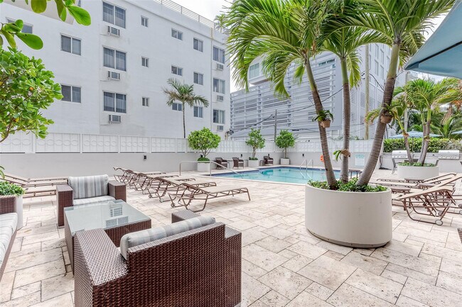 Building Photo - 209 N Fort Lauderdale Beach Blvd