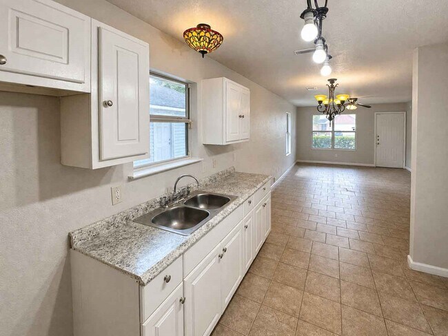 Building Photo - 11919 Greenmesa Dr