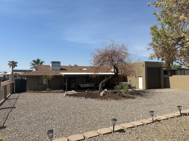 Building Photo - 2830 Yuma Dr